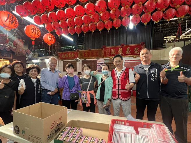 台中市府今起一连3天在全市107处场域发放35万份200元物调券。（台中市府提供／陈淑娥台中传真）