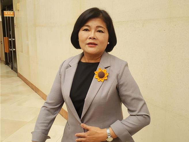 云林县长张丽善呼吁，经济部能务实面对电力稳定、空污染排放等问题，尽速向国人说明麦寮电厂究竟是要除役或是转型为天然气发电厂？（本报资料照片）