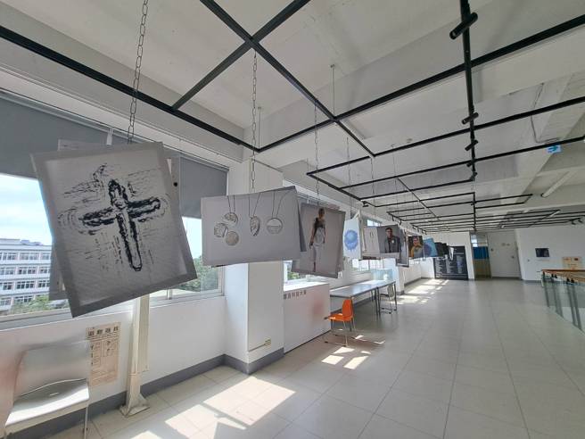 永续时尚之旅现于醒吾科技大学设计学院五楼艺廊展出，欢迎大家踊跃参观。(照片/醒吾科大提供)