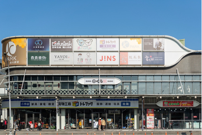 图为小桧溪现行指标购物商场JC PARK，未来将有国泰商场进驻，有望进一步激活整个区域的商业活力。(图/业者提供)