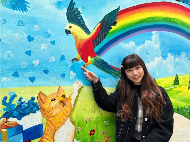 后巷经过污水接管并加以彩绘美化后，变得乾净又卫生，深受里民喜爱。（水利局提供）