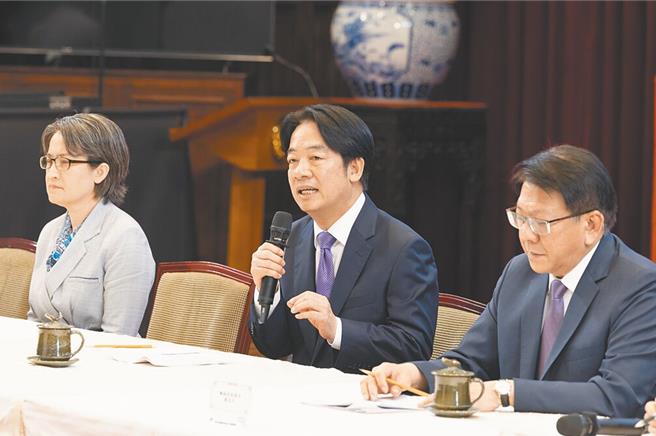 赖清德总统就职满月前夕宣布，将成立「气候变迁」、「健康台湾」、「全民防卫」3大委员会，学者认为，此举于法没有不合，但实际运作上就是坐实总统制，让行政院长变成幕僚长。（报系资料照片）