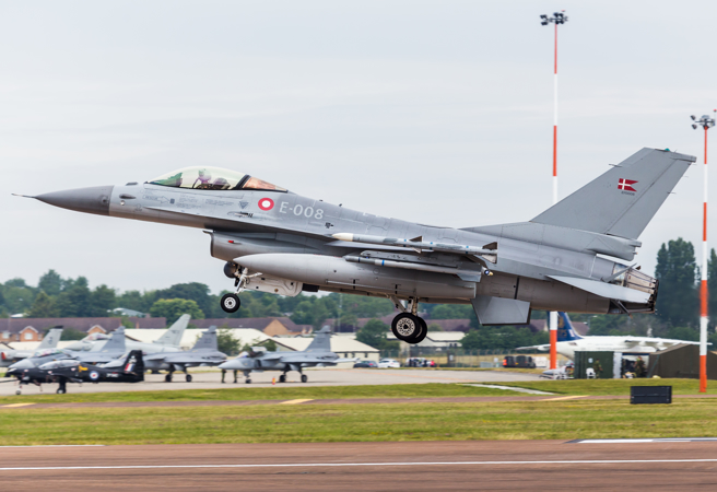 丹麦皇家空军F-16战机的资料照。（图:shutterstock/达志）