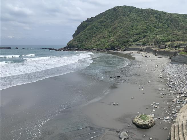 花莲矶崎海滨游憩区景色怡人，有是花莲唯一海水浴场。（王志伟摄）