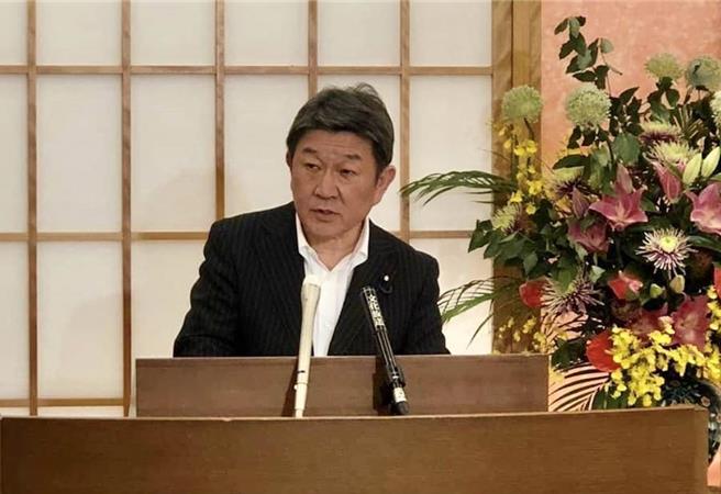 日本自民黨幹事長茂木敏充擔任外相時照片。（翻攝自茂木敏充臉書）