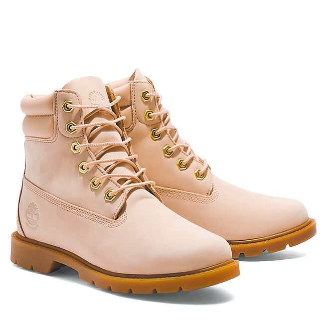Timberland女款淺米色防水6吋靴，優惠價2990元。（蝦皮購物提供）