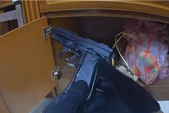 母大義滅親檢舉「神明桌藏槍彈」  吸毒兒遭逮嗆「為何搞成這樣」