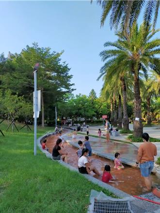 氣溫飆升！頭份市水漾步道6月28日開放 市民搶先戲水降溫