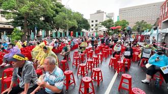 海納百川》你可以淋雨 別拖台灣民主下水（沈政男）