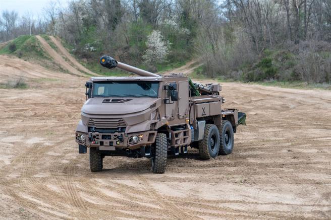  KNDS展示「凯撒Mk2」，藉其先进战力应对战场环境挑战。
（取自KNDS法国分公司「X」帐号）