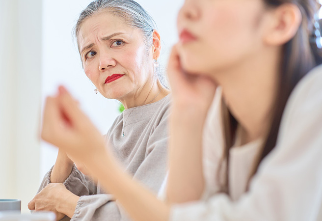 大陆一名女子崩溃表示，男友妈妈转2万人民币（约新台币8.9万元）逼她分手，让她不知该如何是好。(图:shutterstock/达志)