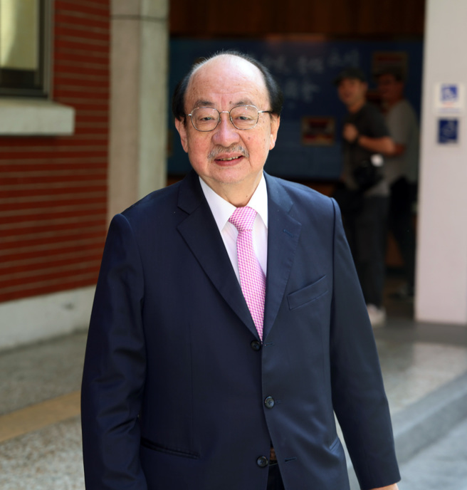 立法院21日院会处理国会改革案行政院所提覆议案结果遭到否决，民进党立法院党团总召柯建铭表示会在最短时间内提出释宪。（姚志平摄）