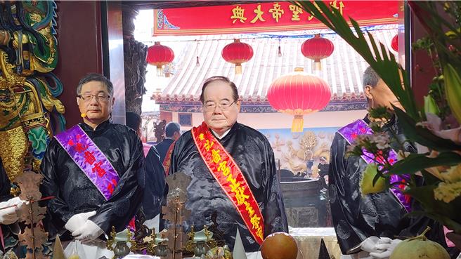 「2024（甲辰年）兩岸共祭人文始祖伏羲典禮」6月21日在新北市三重先嗇宮盛大舉行。由先嗇宮董事長，同時也是前中國國民黨祕書長李乾龍擔任主祭官。（陳柏廷攝）