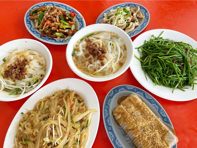 高雄市客委會6月29日中午於美濃區博愛街舉辦「面帕粄，吃，就著了」活動，邀請大家一起來吃面帕粄，活動現場設計客語闖關活動，獲贈的市集券、食粄券，民眾將可現場折抵消費。（高雄市政府客委會提供／林雅惠傳真）