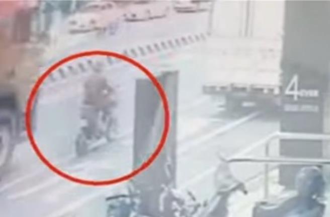 旅美AI科学家、图策科技执行长林清咏在网路发起「守护生命、路权平等」修法连署。（摘自林清咏脸书）