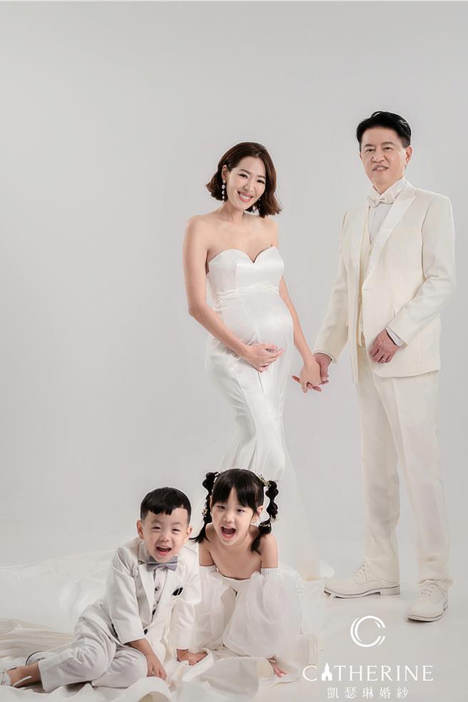 刘伊心四肢纤细，看不出已怀孕8个月。（凯瑟琳婚纱提供）