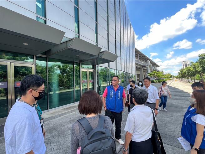 交通部铁道局21日指派多个单位到云林高铁站会勘，责成云林县府交通工务局1周内完成规画书图提报铁道局。（云林县府提供）