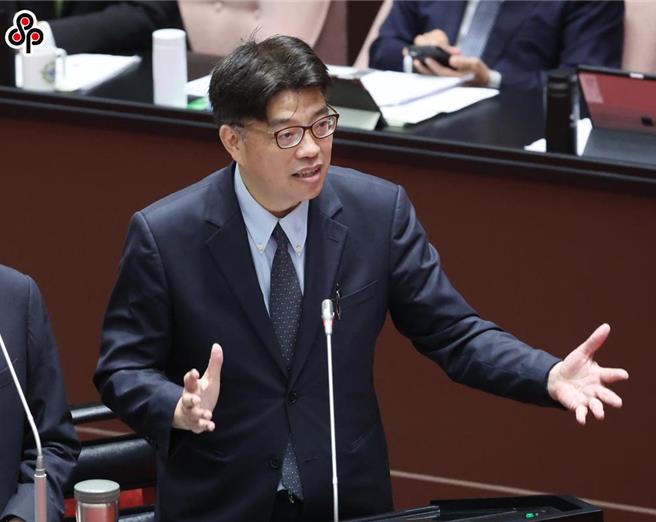 陆委会21日表示，北京当局对台完全不具司法管辖权，呼吁国人安心，勿受中共的威胁与恫吓。图为陆委会主委邱垂正。（摘自中时资料库）