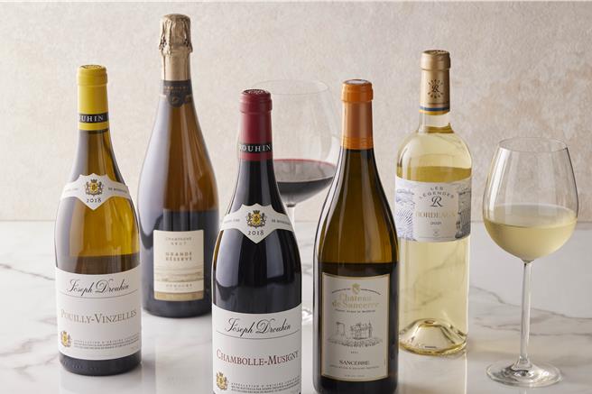 「LA FARFALLA」義式餐廳特邀「長榮桂冠葡萄酒坊」，嚴選5款佳釀搭配專屬美饌，為饕客帶來滿足五感的用餐體驗。(台北艾麗希爾頓格芮精選酒店提供)