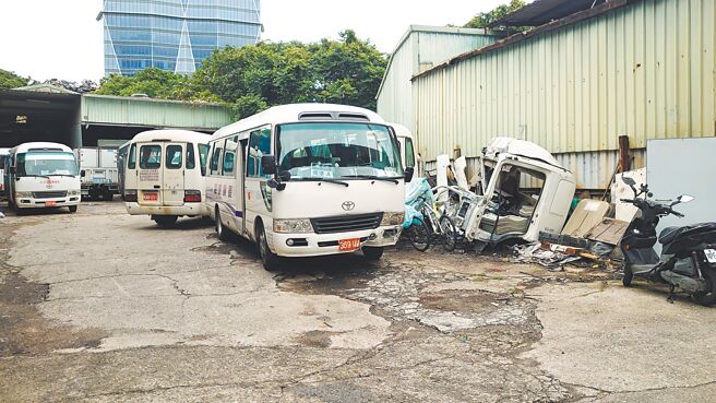 新店康橋高中今年2個月內連續發生2起交通車嚴重事故，造成多名學生受傷，新北市教育局20日核定康橋高中國中部114學年度減少1班招生學生數。（教育局提供／高鈞麟新北傳真）