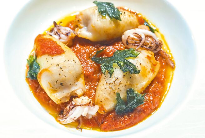 塞特式鑲小卷融合了法國與義大利的風味。（粘耿豪攝）