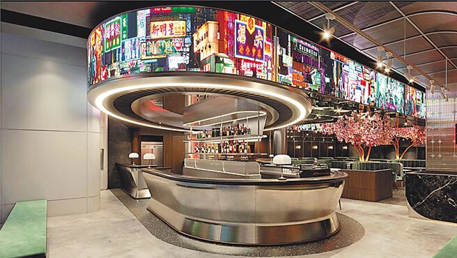 「全台首店」港式料理餐酒「大巨星港式飲茶餐酒館」，6月25日新開幕，採24小時營業。（SOGO提供）