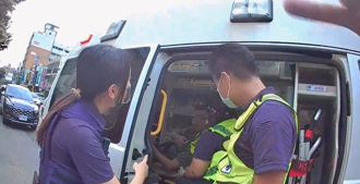 男坐機車上突然狂抽蓄 竟是癲癇發作！暖警苦勸就醫