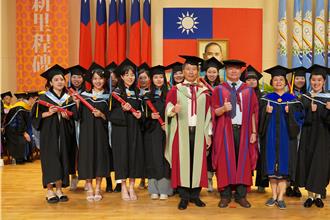 高師大畢業典禮 校長以「開路，邁向康莊大道」期勉畢業生