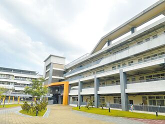 板橋 忠孝國中新校舍啟用 千年古木見證