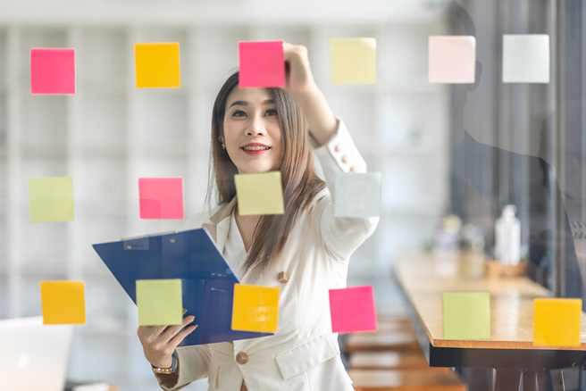 生肖屬虎、龍、雞、牛的女性雖然個性強勢，但很會賺錢，上了年紀之後不會再為錢發愁。(圖:shutterstock/達志)