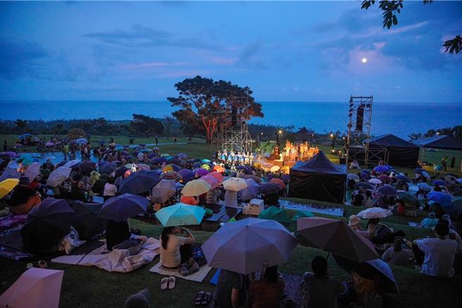 月光．海音乐会首场吸引近3000名游客参与。（东管处提供／蔡旻妤台东传真）