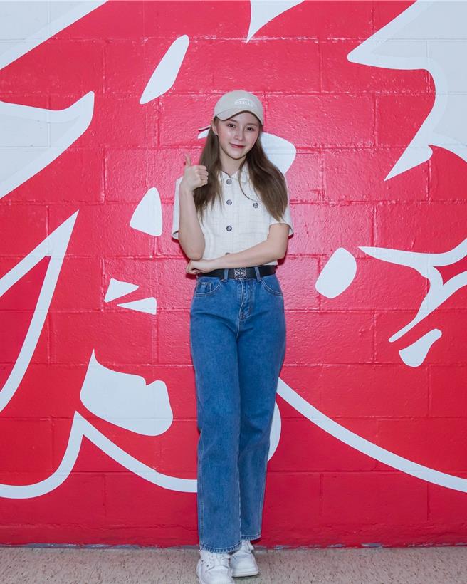 Elkie无酬担任各务礼美奈的培训老师。（莉奈享务所提供）