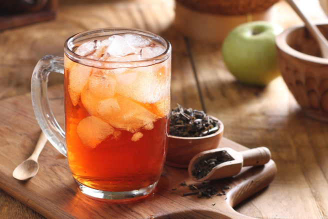 女网友大推全联一款即溶无糖茶，喝过的人讚好喝又方便，「很像手摇店卖的饮料」。（图：shutterstock／达志）