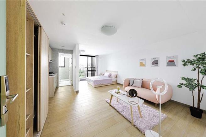 台中市府耗資25億興建「台中公園好宅」，基地位於雙十路一段與富榮街口，14樓4大棟共802戶，1至3房及SOHO等房型， 22日辦入厝活動。（台中市府住宅處提供／陳淑芬台中傳真）