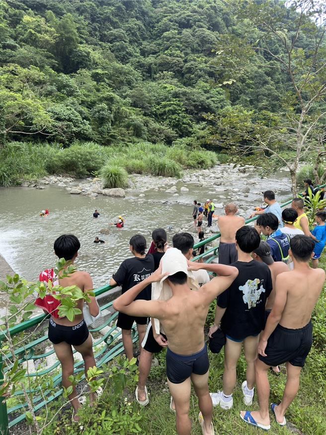 李姓高中生溪边戏水在拦沙坝失踪，发显已无生命迹象。（民眾提供）