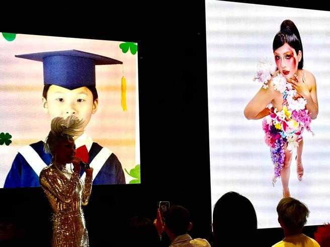 薔薇分享自己蛻變並找到自我認同的心路歷程。（古明弘攝）