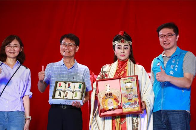 新北市巷弄艺起来巡演邀请「明华园戏剧团」带来精选传统戏目《蓬莱仙岛》。（新北市文化局提供）