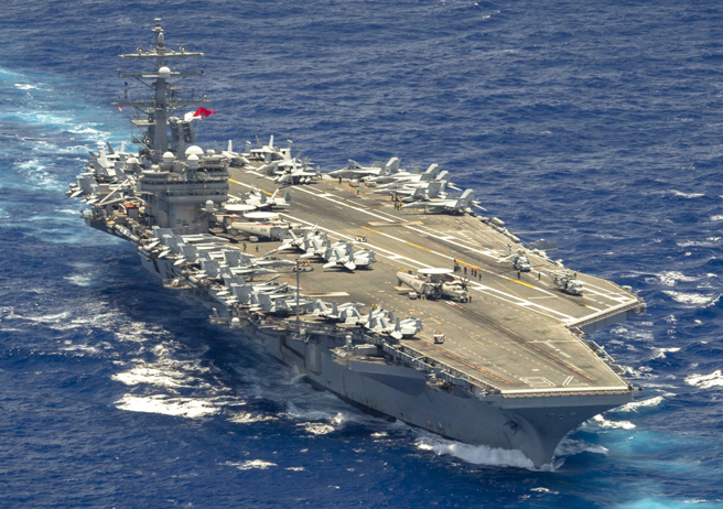 美航母雷根号目前在关岛。（美国海军）
