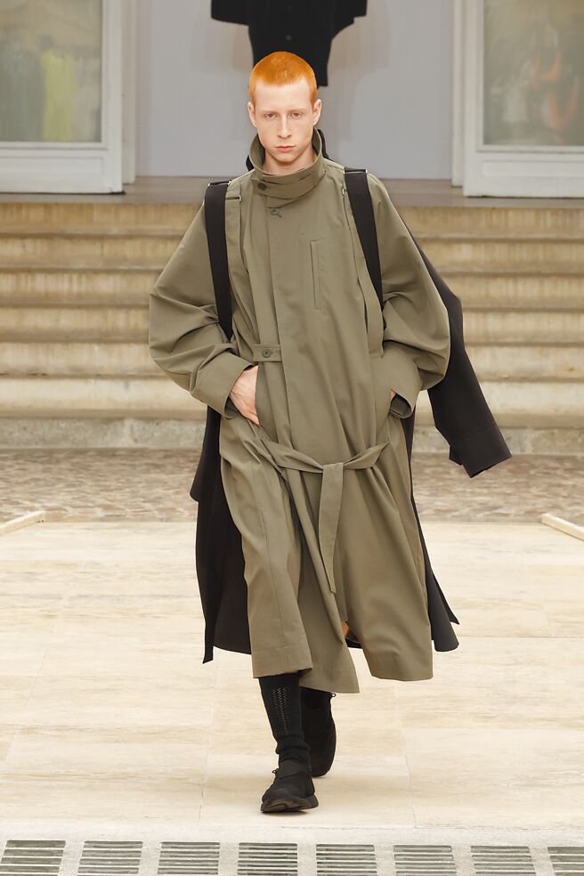 名为降落伞风格，光从设计上就能嗅到风与伞袋间的微妙美感。（三宅一生提供）