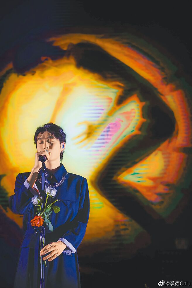 裘德今年三度角逐金曲歌王寶座。（摘自微博）