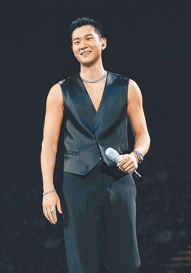 周興哲以創作歌曲〈大人〉入圍金曲「最佳作曲人獎」，同是首度入圍金曲獎，成績亮眼。（資料照片）