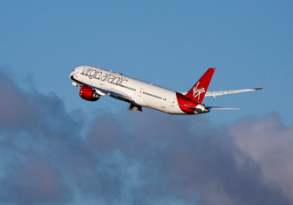 波音1.2萬米高空擋風玻璃「多處破裂」！機組員嚇壞返航