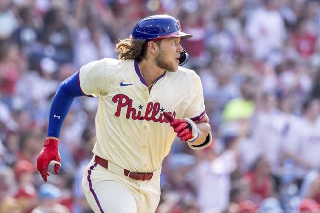 费城人波姆轰出全垒打。（美联社）