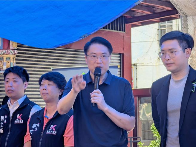 民进党秘书长林右昌（右2）认为，若依照国台办的逻辑，先前参选总统的侯友宜、柯文哲，岂非成为陆方的台独头号战犯？（张志康摄）