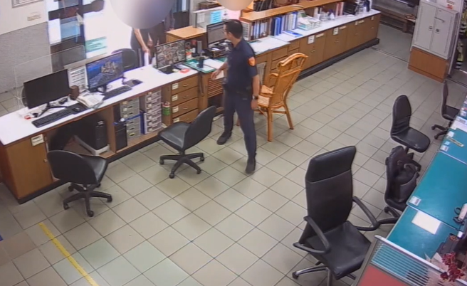 林姓老翁前來報案。（圖 / 劉詠韻翻攝）