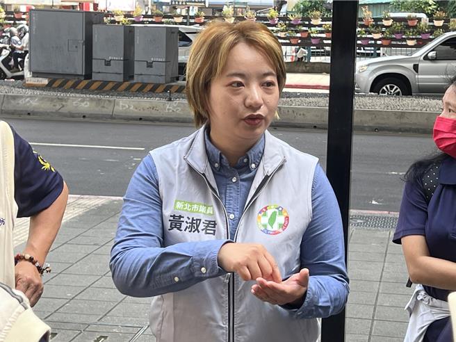 新北市议员黄淑君质疑新北果菜公司管理出问题。（王扬杰摄）