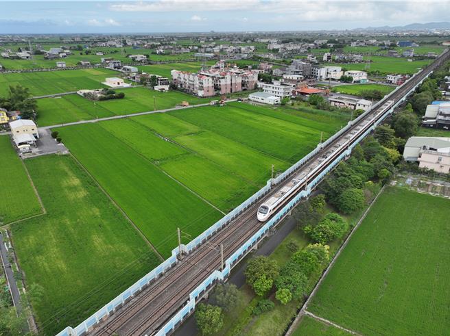 高铁延伸宜兰案今年4月已迈入第二阶段环境评估调查作业，特区内的居民23日成立「宜兰县双铁共构区居民权益促进会」。（吴佩蓉摄）