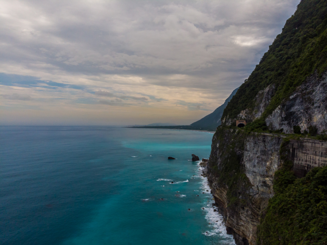 重振花莲观光，6／24起旅宿不分平假日补助1000元。图为清水断崖。（示意图：shutterstock／达志）