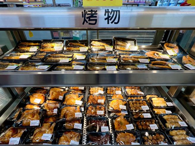 爱买量贩夏季疯檔期，开胃料理食材、熟食全面优惠。（爱买提供）