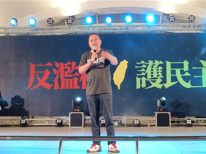 王义川酸白营立委被蓝军牵着走。（廖素慧摄）